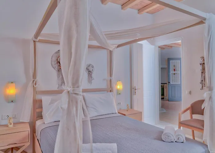 Aether Mykonos 5br With Serene Port & Town Views Тоурлос